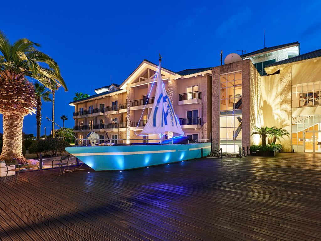 The Suites Hotel Jeju Seogwipo Exterior foto